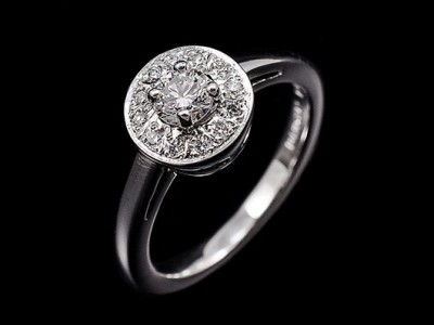 Round Brilliant 0.67ct Total Weight E Colour SI1 Clarity Pave Cluster 9kt White Gold Setting