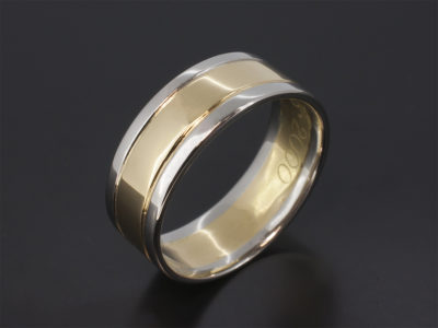 18kt Yellow Gold & Platinum Two Tone Design 8mm Gents Wedding Ring with Grooved Line Detail in a Polished Finish.