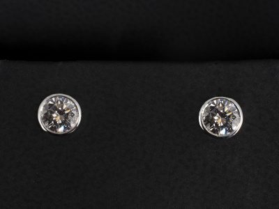 18kt White Gold Rub over Set Diamond Stud Earrings, Round Brilliant Cut Diamonds 0.84ct (2)