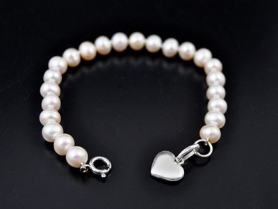 Freshwater Pearl Bracelet with Sterling Silver Loveheart Charm