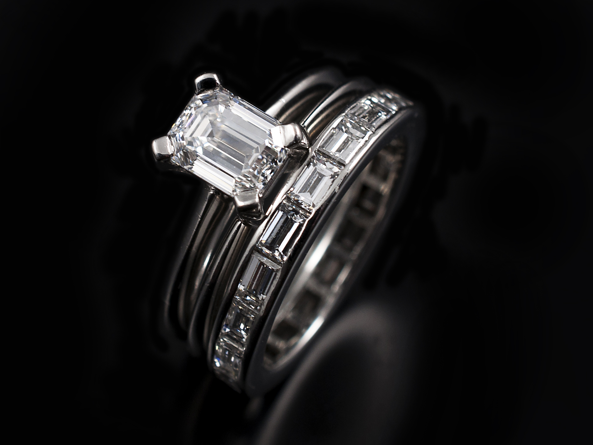 1 Ct. Emerald Cut Natural Diamond Bezel Solitaire Diamond Engagement Ring  (GIA Certified) | Diamond Mansion