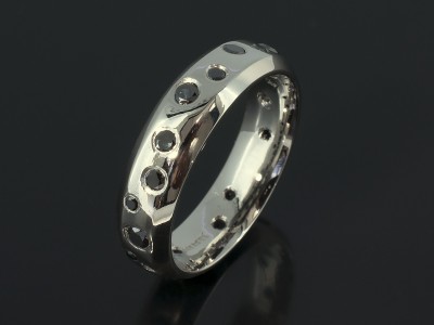 Gents Palladium Chamfered with Round scatter Black Diamonds