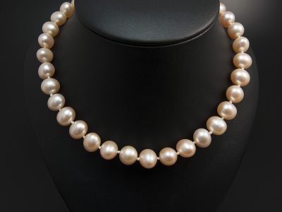 Peach Freshwater Pearl Necklace 9-10mm With A Gold Plated Silver Lobster Clasp