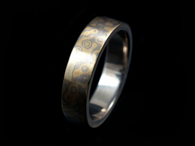 Mokume Gane Gents Wedding Ring in 18kt Yellow and White Gold