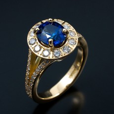 Oval 2.01ct Ceylonese Sapphire with Multiple Round Brilliants Pave Set into Halo and Split Shoulders in 18kt Yellow Gold