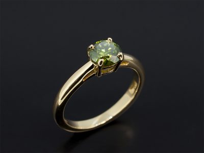 Round Brilliant Cut Green Diamond 0.91ct Claw Set in Yellow Gold In a Solitaire Design