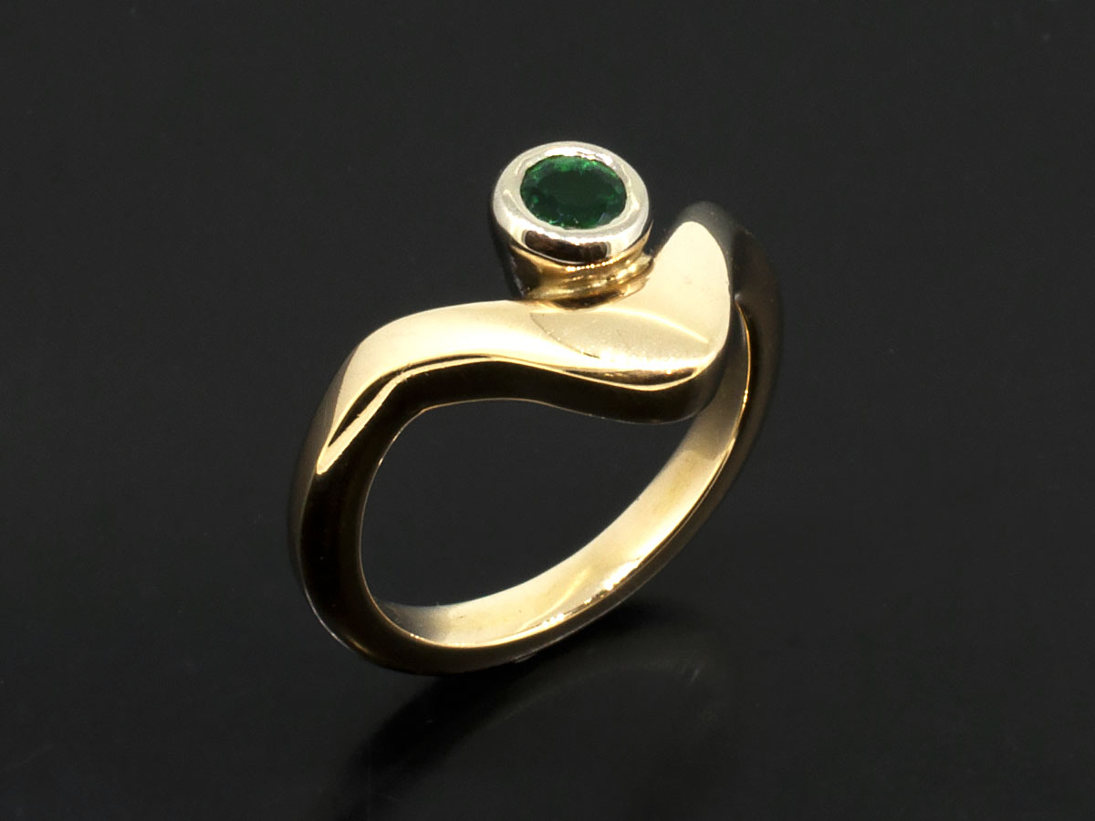 Designer Emerald Gold Ring with Rose Cut Diamonds for Women JL AU 22RG