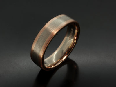 Gents 18kt White and Rose Gold Two Tone Gents Wedding Ring. 7mm Width with Brushed / Matt Finish.