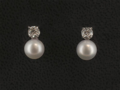 18kt White Gold Pearl and Diamond Stud Earrings, Round Brilliant Cut Diamonds 0.60ct (2) with Pearl Drops