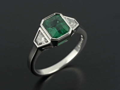 Emerald 1.06ct with Trapezium Cut Diamond Shoulders in Palladium