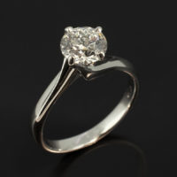 Round Brilliant Cut Diamond 1.52ct F VS2 in an 18kt White Gold 4 Claw Twist Setting