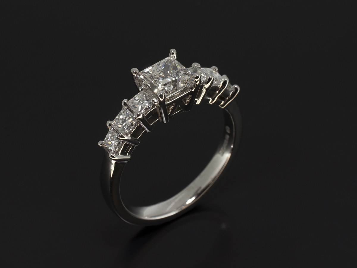 Contemporary 0.30 Carat Princess Cut Diamond 18 Carat White Gold Cluster  Ring For Sale at 1stDibs