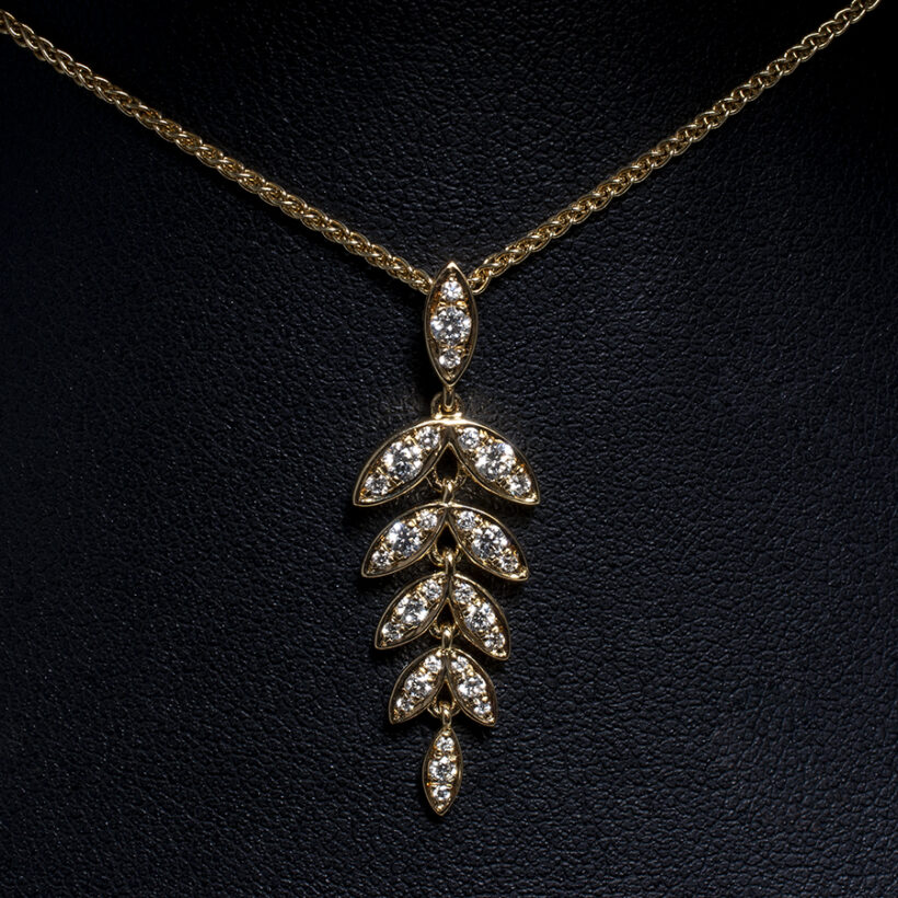 18kt Yellow Gold Diamond Pendant, Barleycorn Design, Round Brilliant Cut Diamonds 0.42ct Total, H Colour SI Clarity