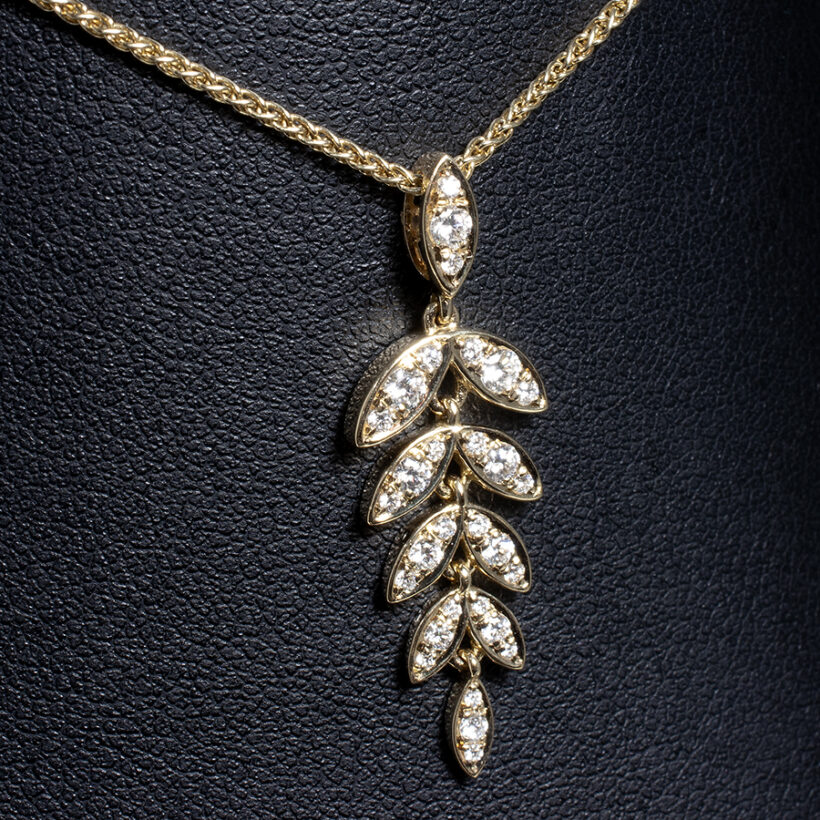 18kt Yellow Gold Diamond Pendant, Barleycorn Design, Round Brilliant Cut Diamonds 0.42ct Total, H Colour SI Clarity-side