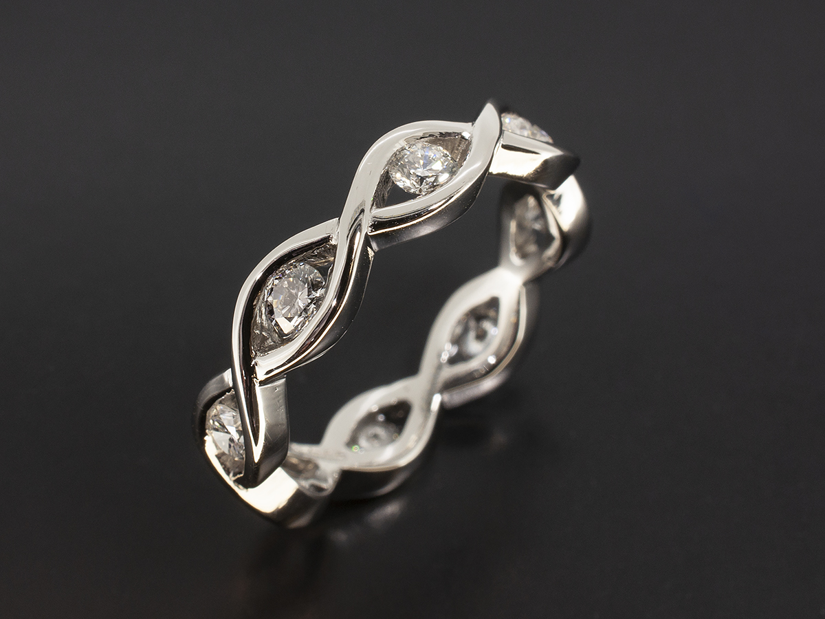 FARO fine jewellery - brilliant-cut moissanite eternity ring
