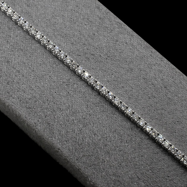 Lab Grown Diamond Tennis Bracelet in 18kt White Gold With Round Brilliant Cut Diamonds 2.13ct