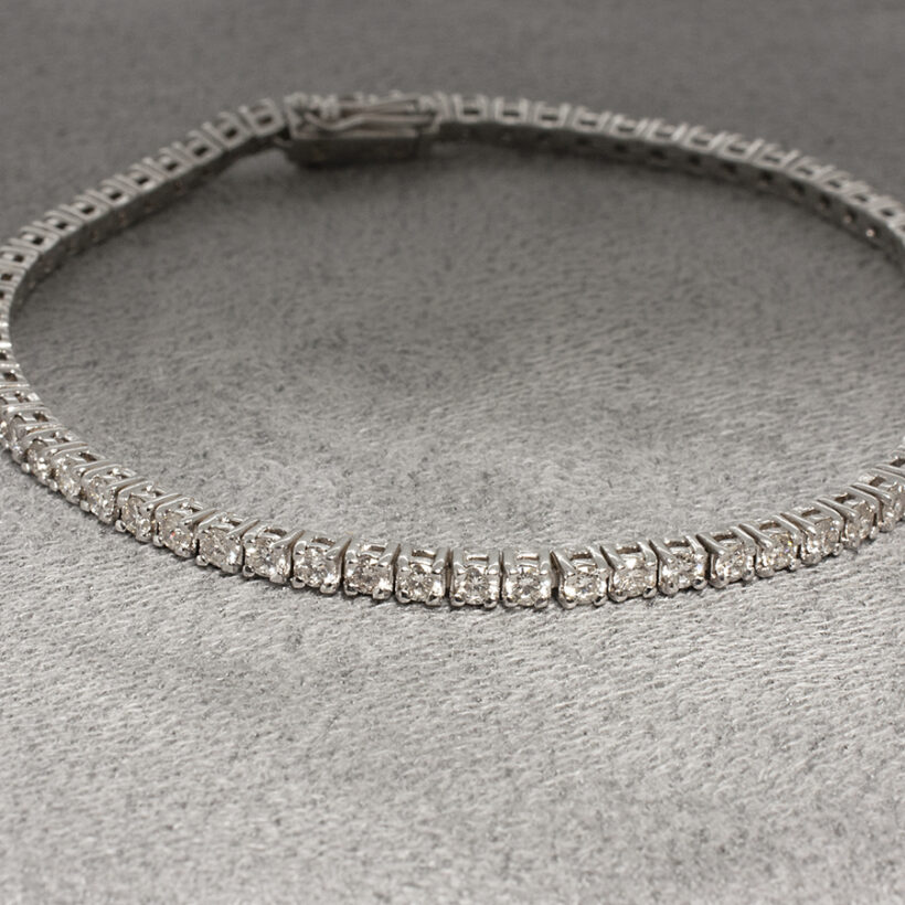 Diamond Tennis Bracelet in 18kt White Gold with Round Brilliant Cut Diamonds 2.74ct Total