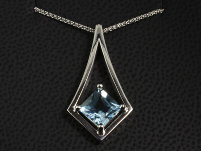 9kt White Gold Claw Set Aquamarine Pendant, Kite Shape Design, Square Cut Aquamarine, 1.52ct