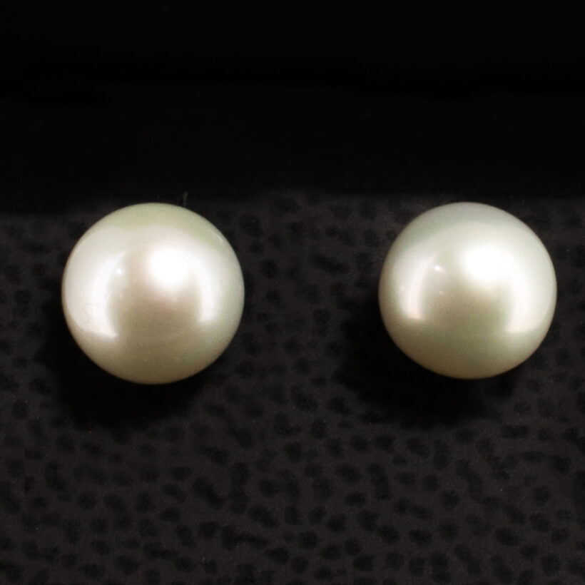 Pearl Studded Earrings in 9kt White Gold, White Round River Cultured Pearls, 7.0mm – 7.5mm