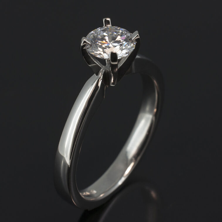 Ladies Solitaire Diamond Engagement Ring, Platinum Claw Set, Design Round Brilliant Cut Diamond, 1.0ct, E Colour, VS2 Clarity