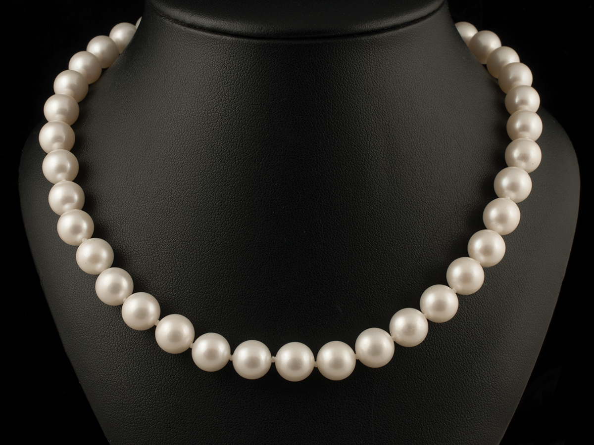 How pearls get their round shape