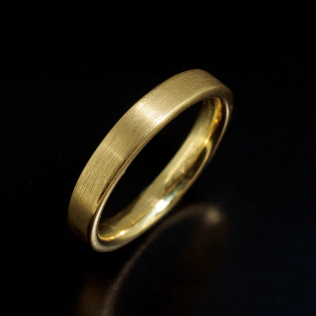 Ladies 18kt Yellow Gold Easy Fit Wedding Ring Size I1.5