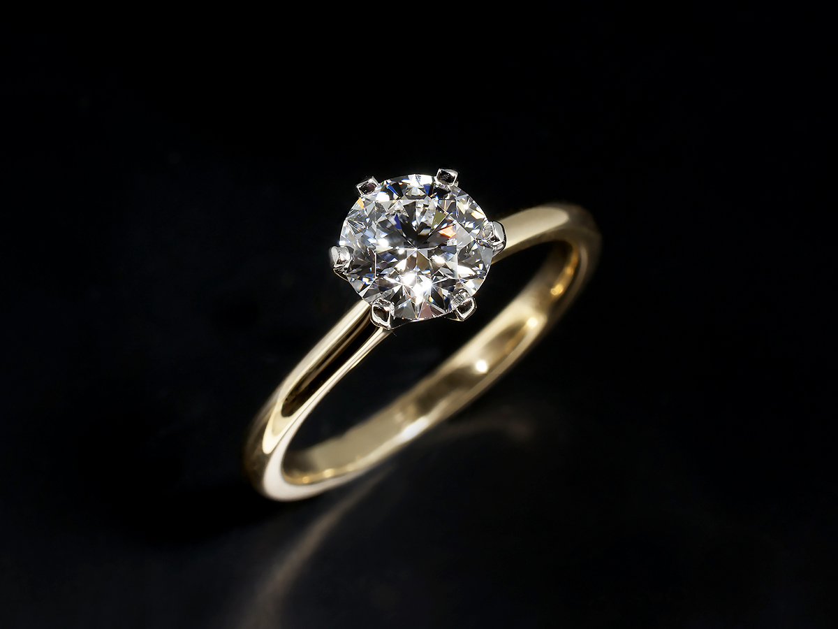 Buy Jenna Elegant Solitaire Ring Online | CaratLane