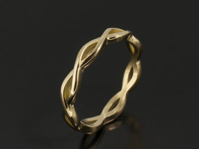 Ladies 18kt Yellow Gold Wedding Ring, Full Twist Design Band