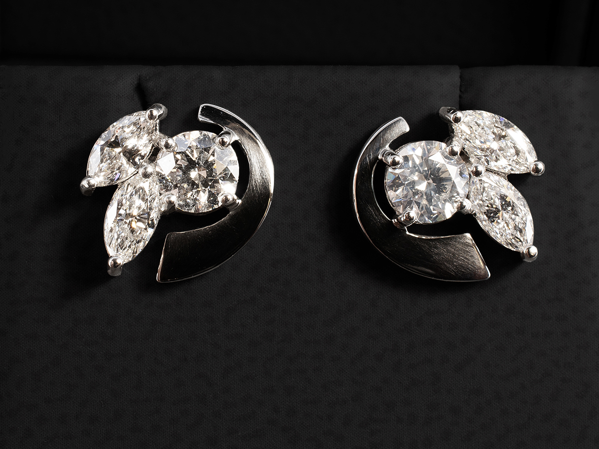 026 Cts Round Brilliant Cut Diamonds Hoop Earrings In Hallmark 18K White  Gold  Jisha Jewels