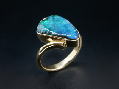 Ladies Solitaire Opal Dress Ring, 18kt Yellow Gold Rub over Set Design with Lightning Ridge Detail, Freeform Shape Opal 2.89ct