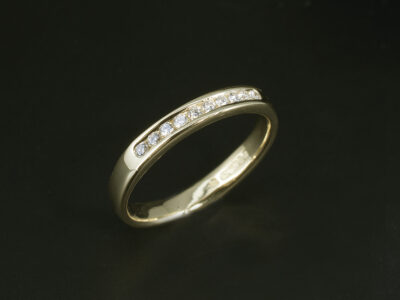 Ladies Diamond Wedding Band, 18kt Yellow Gold Channel Set Design, Round Brilliant Cut Diamonds approx 0.25ct Total (10)