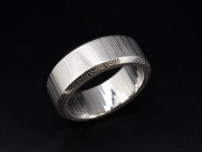 Gents Bespoke Damascus Steel Wedding Ring, 8mm Bevelled Edge Design, Damascus Bluetongue Round Pattern