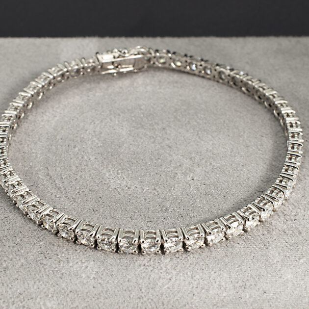 18kt White Gold Tennis Bracelet 8.00ct Total (49) Round Brilliant Cut Lab Grown Diamonds 7.5 Inches