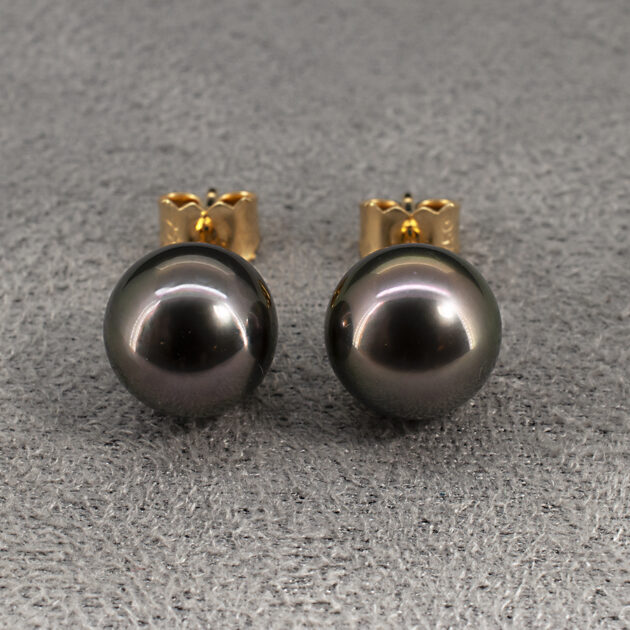 Tahitian Pearl Studded Earrings 8-9mm set in 18kt Yellow Gold