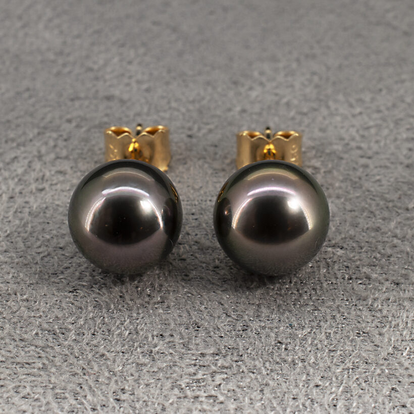 Tahitian Pearl Studded Earrings 8-9mm set in 18kt Yellow Gold