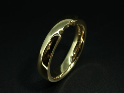 Ladies Polished Gold Wedding Ring, 18kt Yellow Gold Fitted Design, 4mm Width