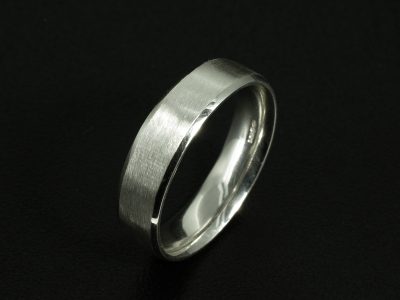 Gents 9kt White Gold Wedding Ring, Chamfered Edge with Brushed and Polished Finish, 5mm Width