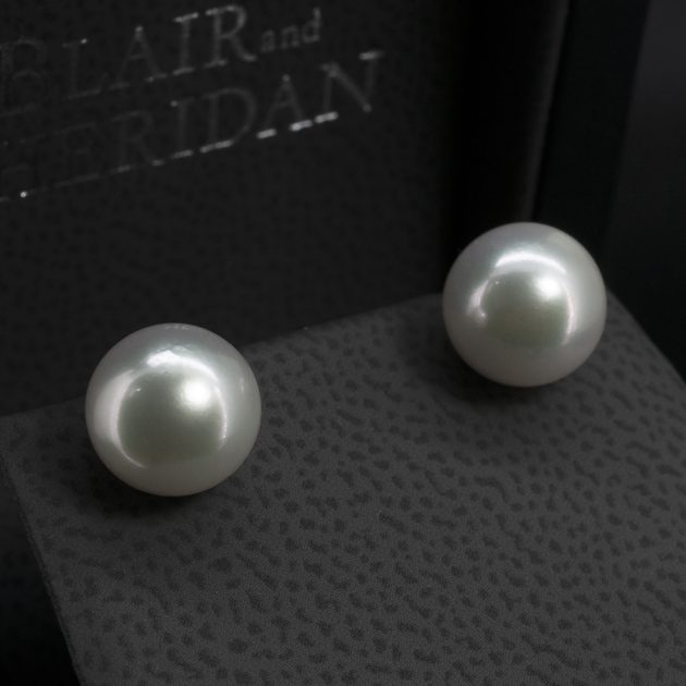 White Cultured Akoya Pearl Stud Earrings in 9kt White Gold (8.5-9mm)